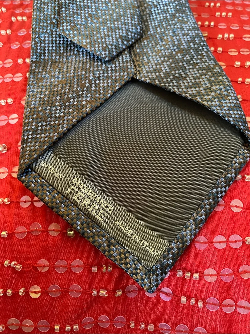 Gianfranco Ferre Made in Italy 🇮🇹 💯 Silk Textured Subtle Shimmer Luxury Tie NWOT